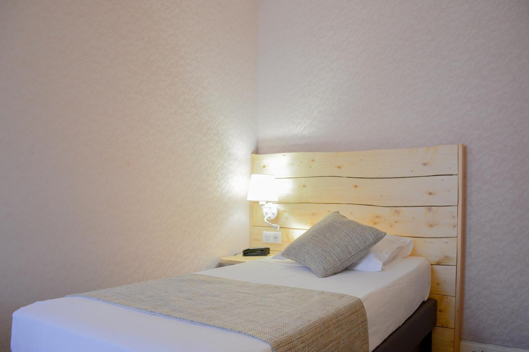 Hotel Busby 3*