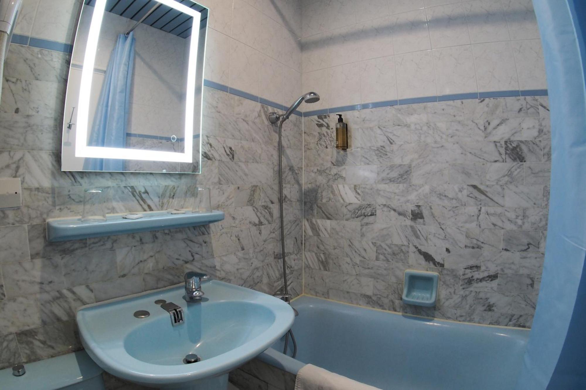 Busby Hotel 3*