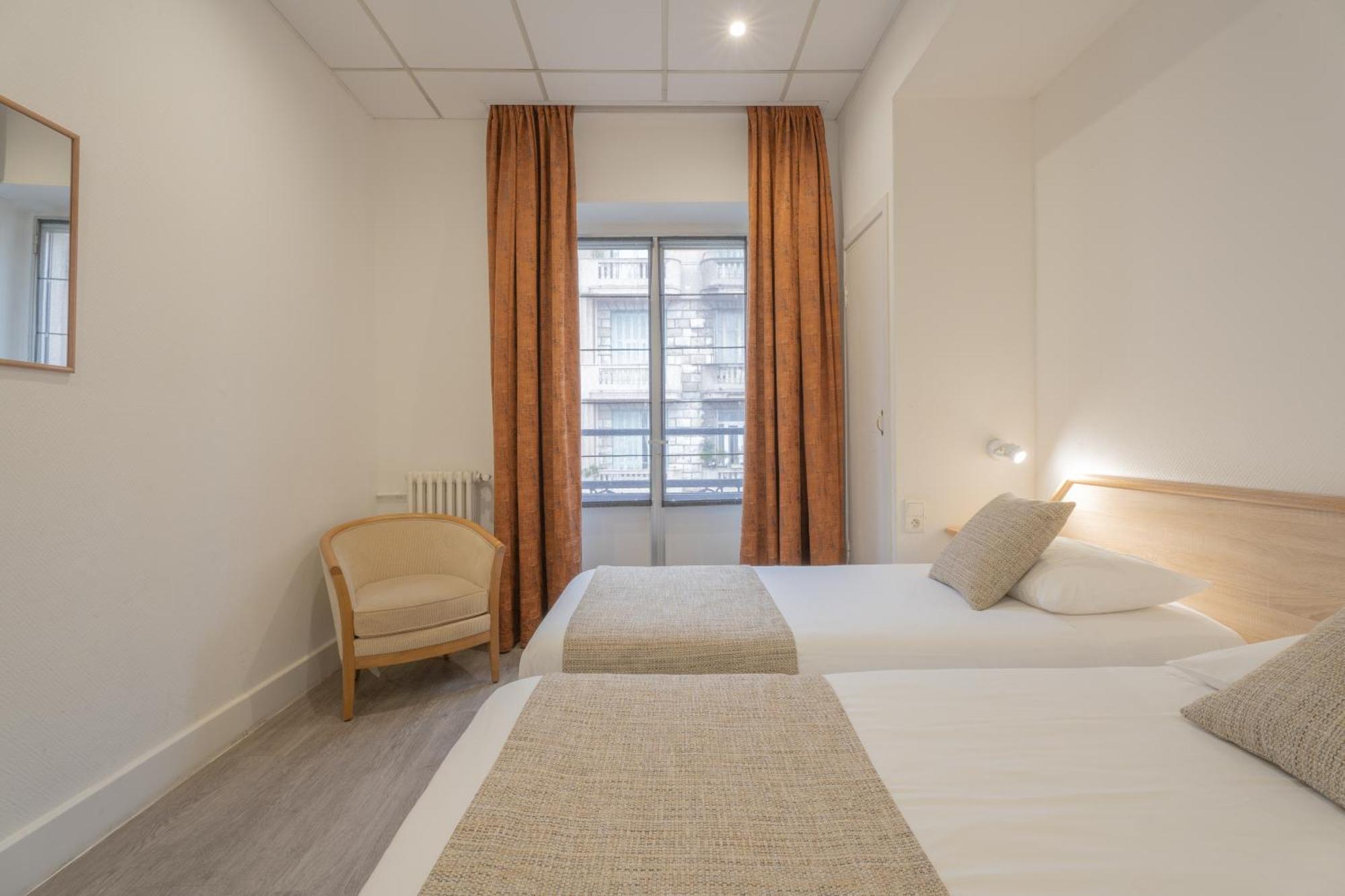 Hotel Busby 3*